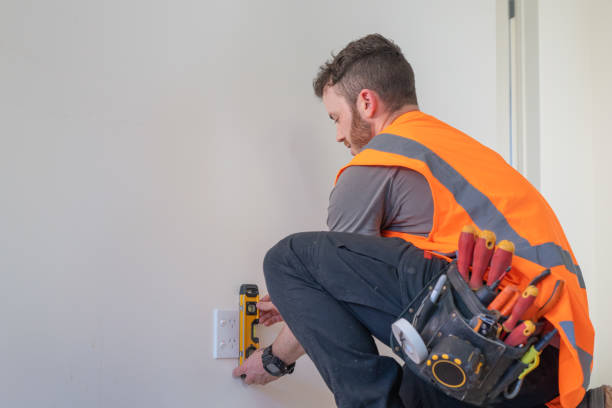 Best Licensed Electrician  in Newton, IA